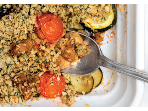 Crumble au tempeh et légumes d'été