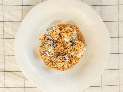 Tofu à l'orange, boulettes de riz panées