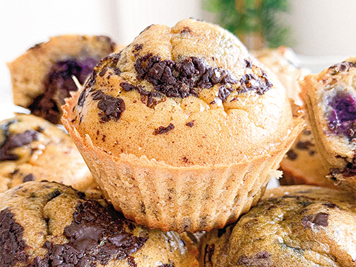 Muffins beurre de cacahuètes chocolat et myrtilles