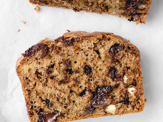 Cake vegan bananes amandes et chocolat