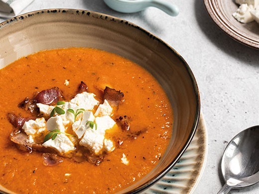 Velouté de tomates, lard et burrata