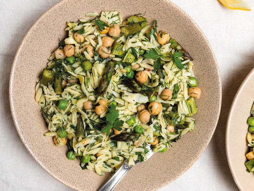 Salade d'orzo printanière