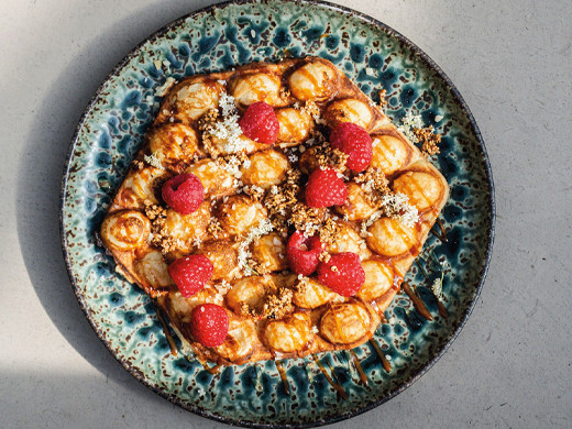 Bubble Waffle, caramel, praliné sésame - Par Lise Deveix