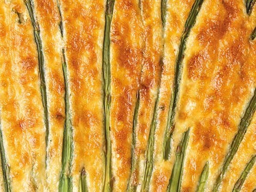 Clafoutis d’asperges, amandes, parmesan