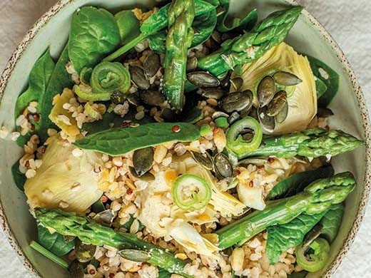 Céréales pilaf, poulet, légumes printaniers