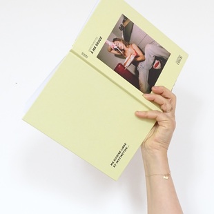 NEW - Carnet de recettes : à chacun son style et sa personnalité !
Bientôt sur notre boutique en ligne 🔥 et chez nos boutiques partenaires (déjà une centaine en 🇫🇷🫶)
-
#madeinfrance #edition #cloch #papeterie #cuisine